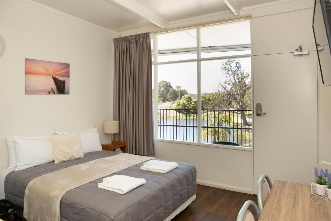 Rivers Apartments Motel Sale Gippsland ภายนอก รูปภาพ
