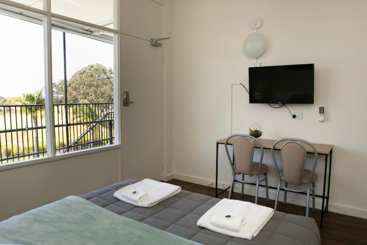 Rivers Apartments Motel Sale Gippsland ภายนอก รูปภาพ